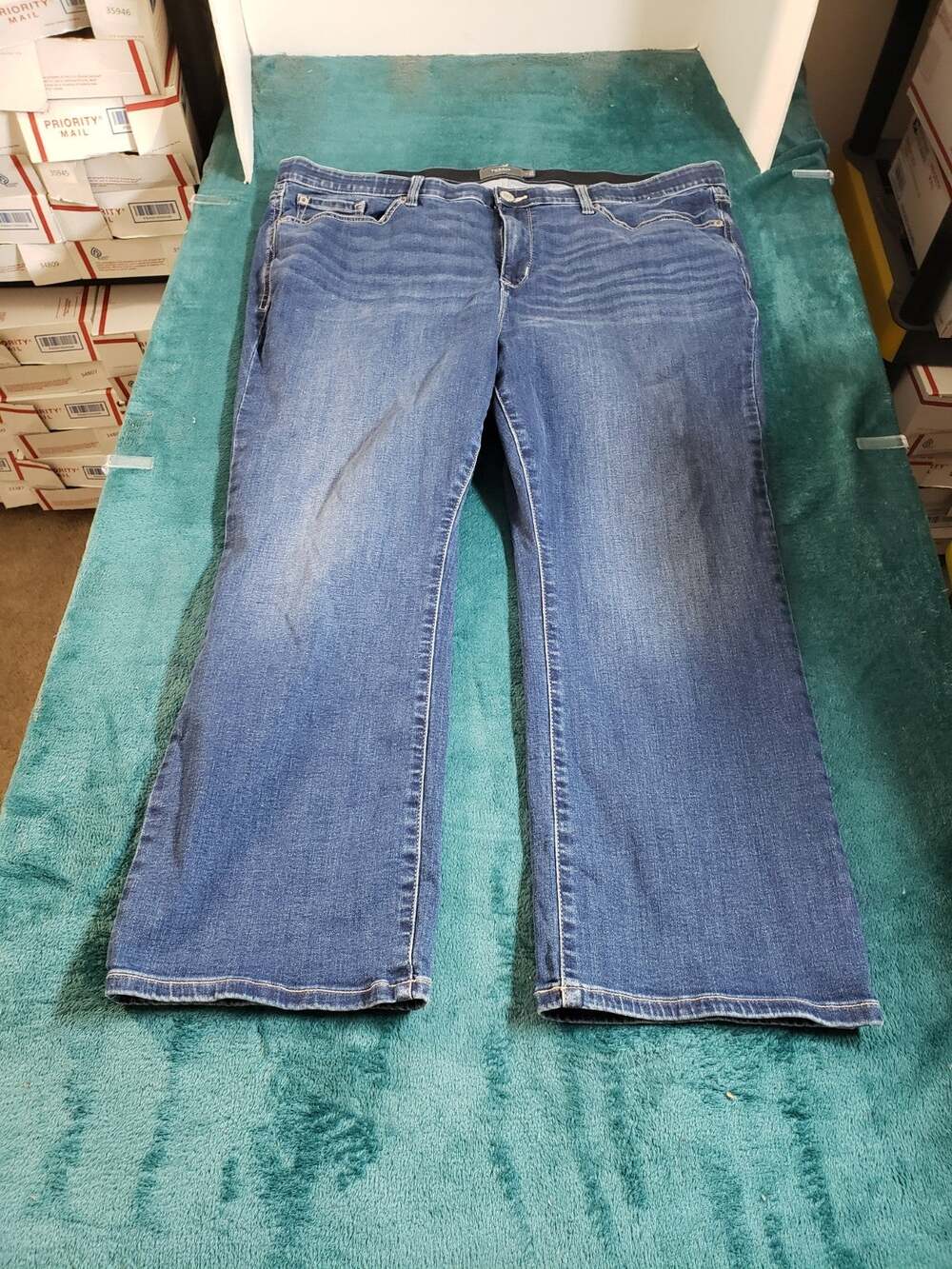 Torrid Jeans Size 20 Womens Blue Stretch Denim Pants Ladies Mid Rise Cropped